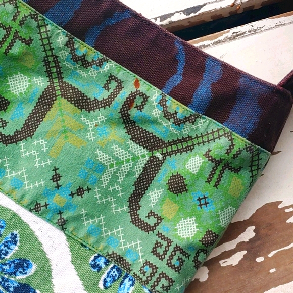 Yogic Nature Structured Cotton Bucket Crossbody - Picture 15 of 16